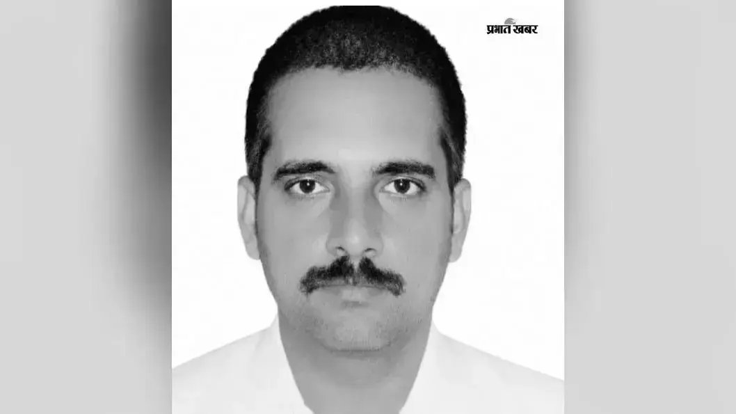 बाइक से घर लौट रहे प्रभात खबर के पत्रकार के बड़े भाई को आया हार्ट अटैक, सड़क पर गिरे, मौत
