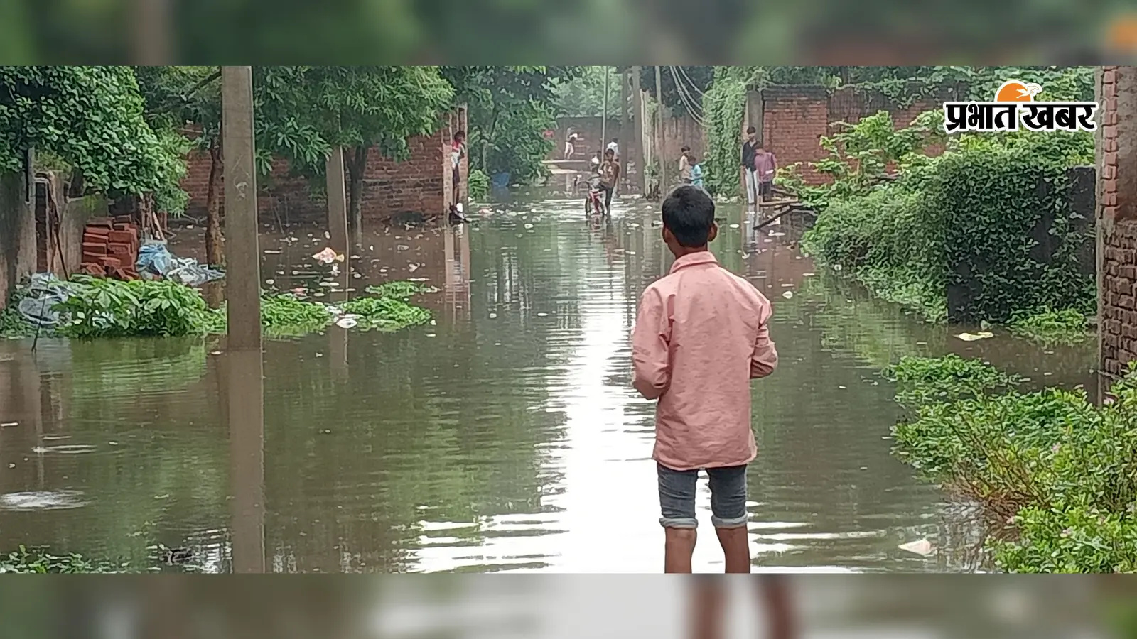 Flood Water : सासाराम में बाढ़ का खतरा बढ़ा, 100 से अधिक घरों में घुसा पानी, सोन और पहाड़ी नदियां उफान पर