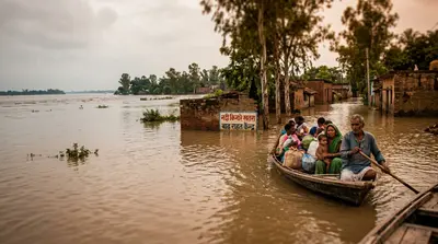 UP Flood Alert: यूपी में बाढ़ का डबल अटैक! गंगा-यमुना समेत कई नदियां उफान पर, 11 हजार हेक्टेयर जमीन जलमग्न