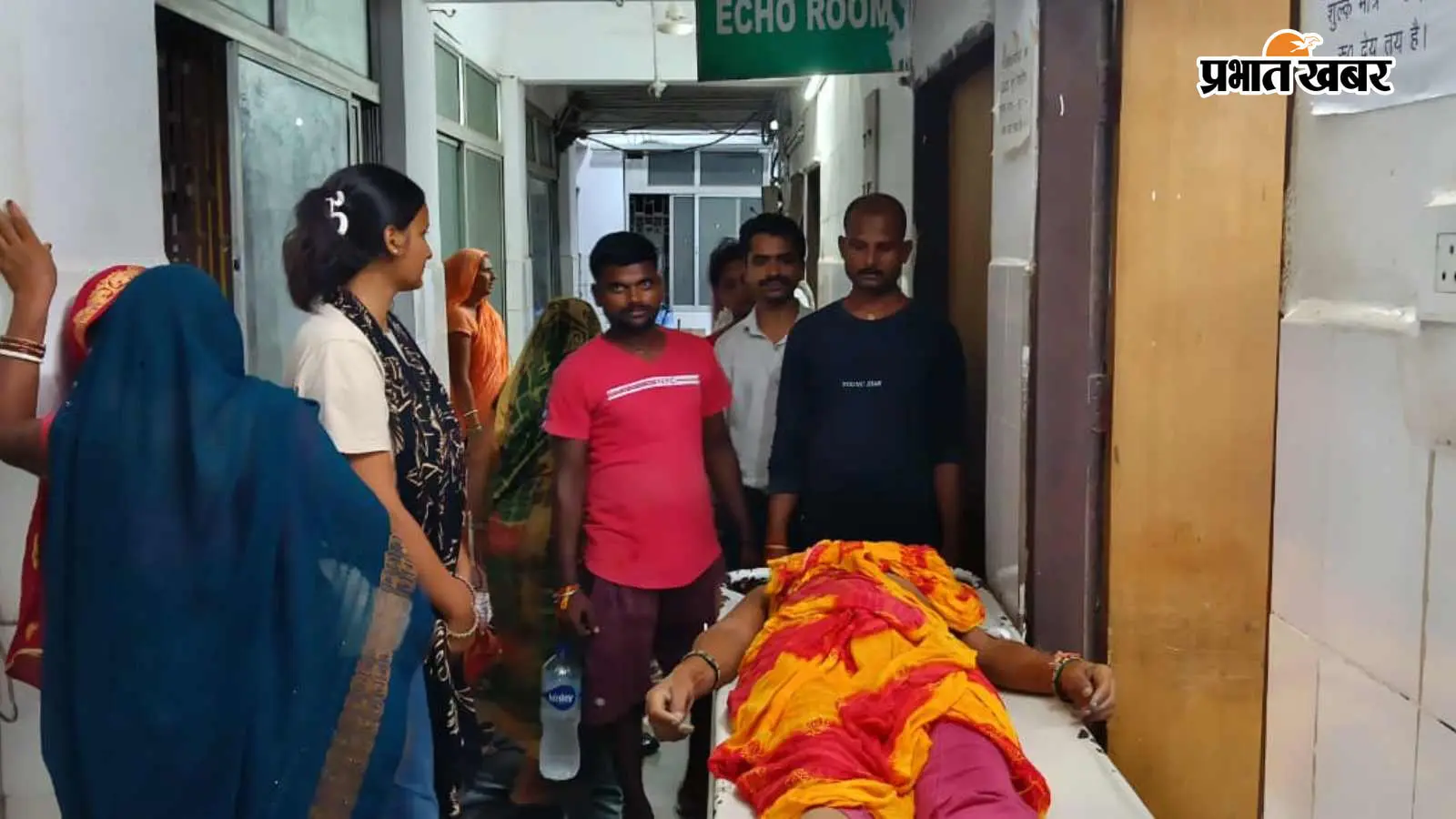 एसकेएमसीएच में इंसानियत शर्मसार: 24 घंटे तक इमरजेंसी के बाहर तड़पती रही घायल बुजुर्ग महिला, सीढ़ी के नीचे मिला शव