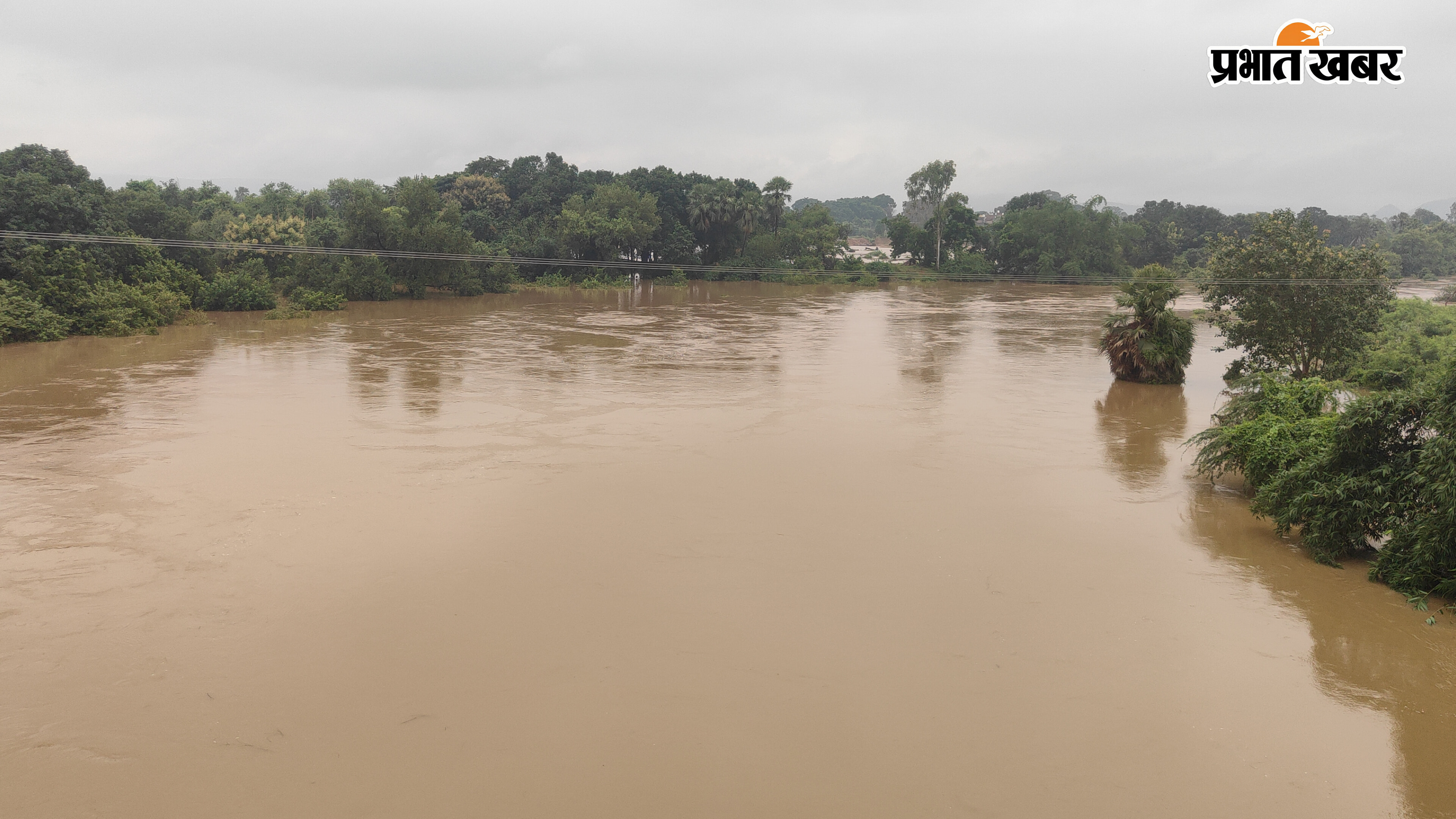 सोन उच्च स्तरीय नहर से दुर्गावती नदी में छोड़ा जा रहा है पानी  दुर्गावती नदी का रोड रूप | Prabhat Khabar Network
