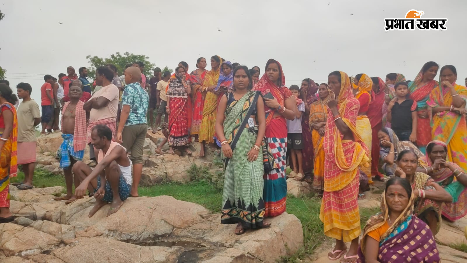 फोटो -- प्रद्युम्न प्रधान का फाइल फोटो फोटो कैप्शन (१) घटनास्थल पर लोगों की भीड़ | Prabhat Khabar Network