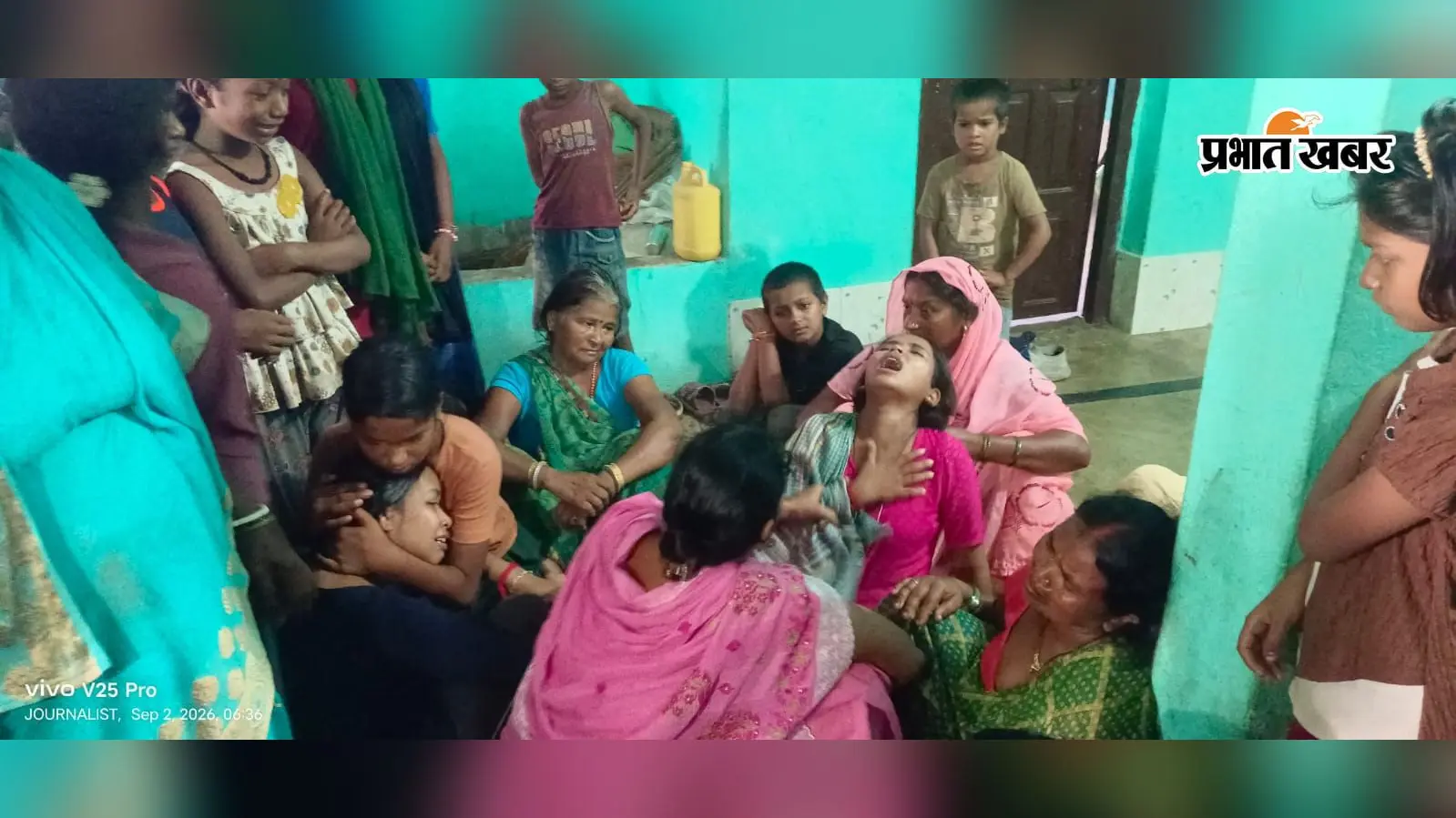 मधुमक्खियों का हमला बना ग्रामीणों के लिए खतरा, प्रधानाध्यापक की मौत से मातम