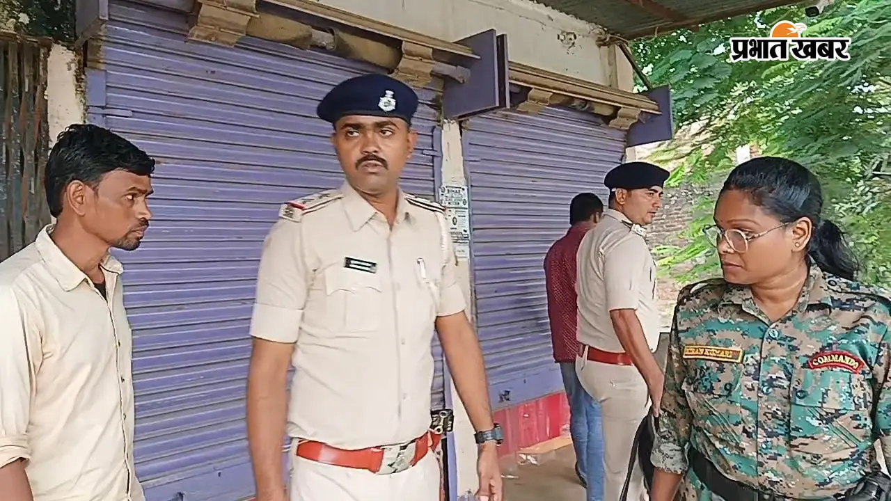 साइबर कैफे में जन्म प्रमाण पत्रों से छेड़छाड़ का आरोप, डाककर्मी समेत तीन पर प्राथमिकी