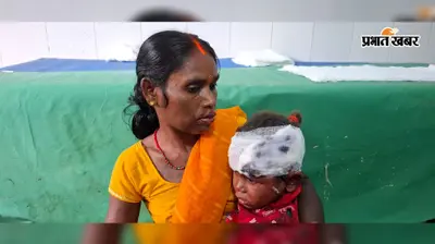 दो बाइकों की सीधी टक्कर में एक ही परिवार के तीन घायल, पिता-पुत्र गिरिडीह रेफर
