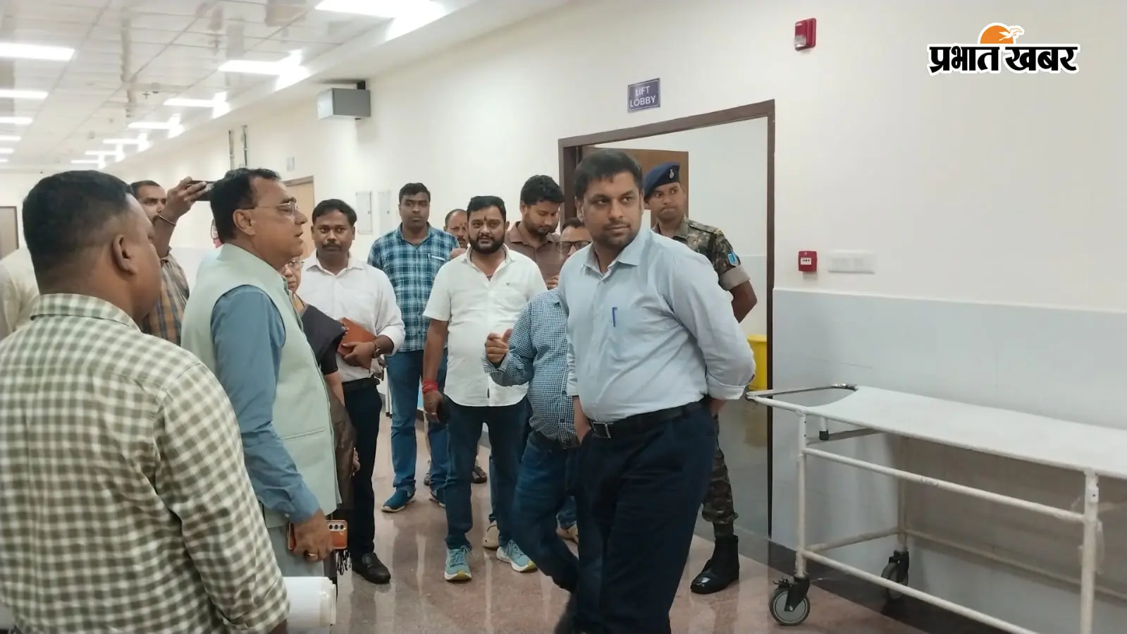 एक सप्ताह में तैयार होगा क्रिटिकल केयर ब्लॉक, ओटी से आइसीयू तक डीसी ने परखी व्यवस्था
