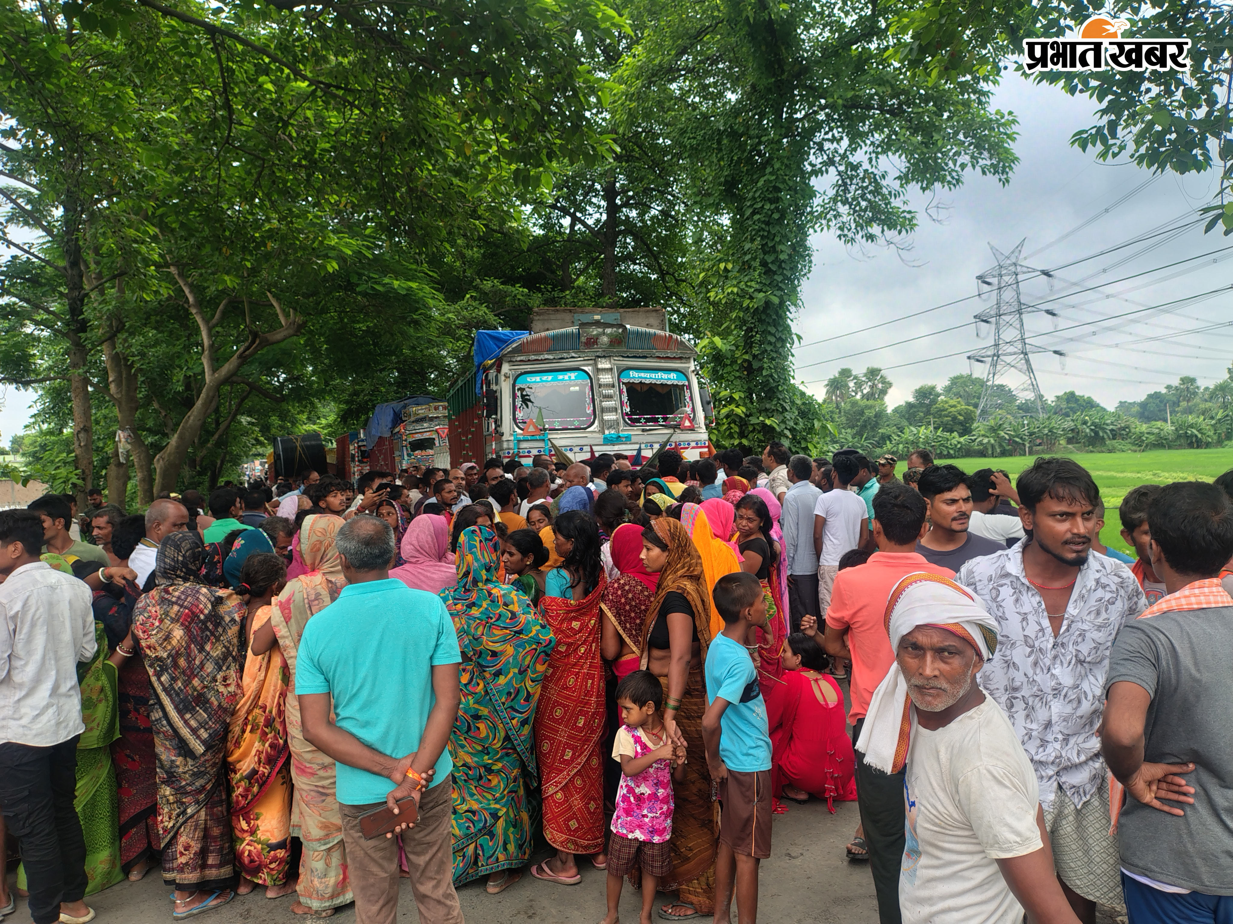 रोते बिलखते परिजनों का फोटो | Prabhat Khabar Network