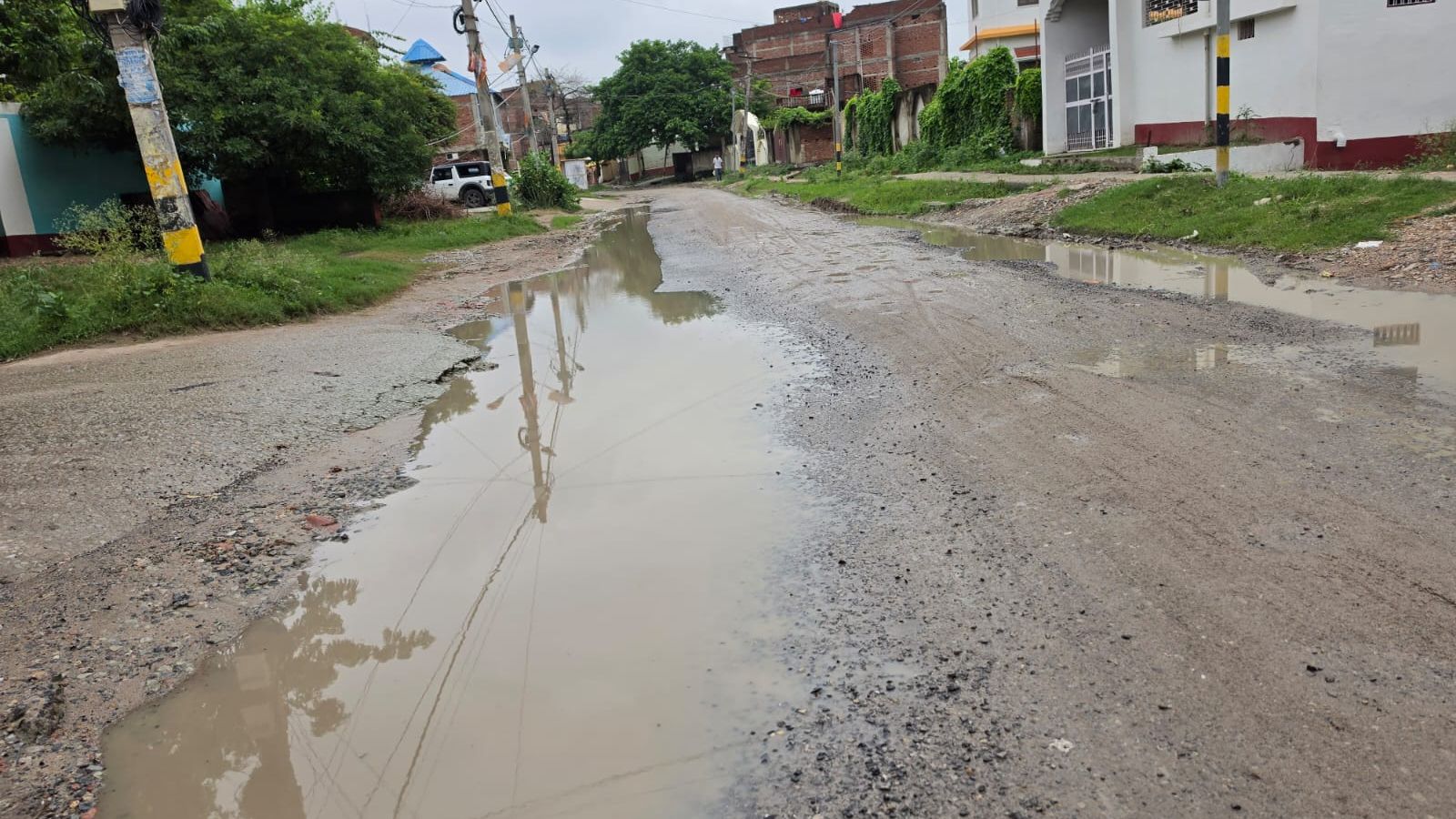 सेंट्रल जेल रोड पर जलजमाव, राहगीरों की बढ़ी मुश्किल