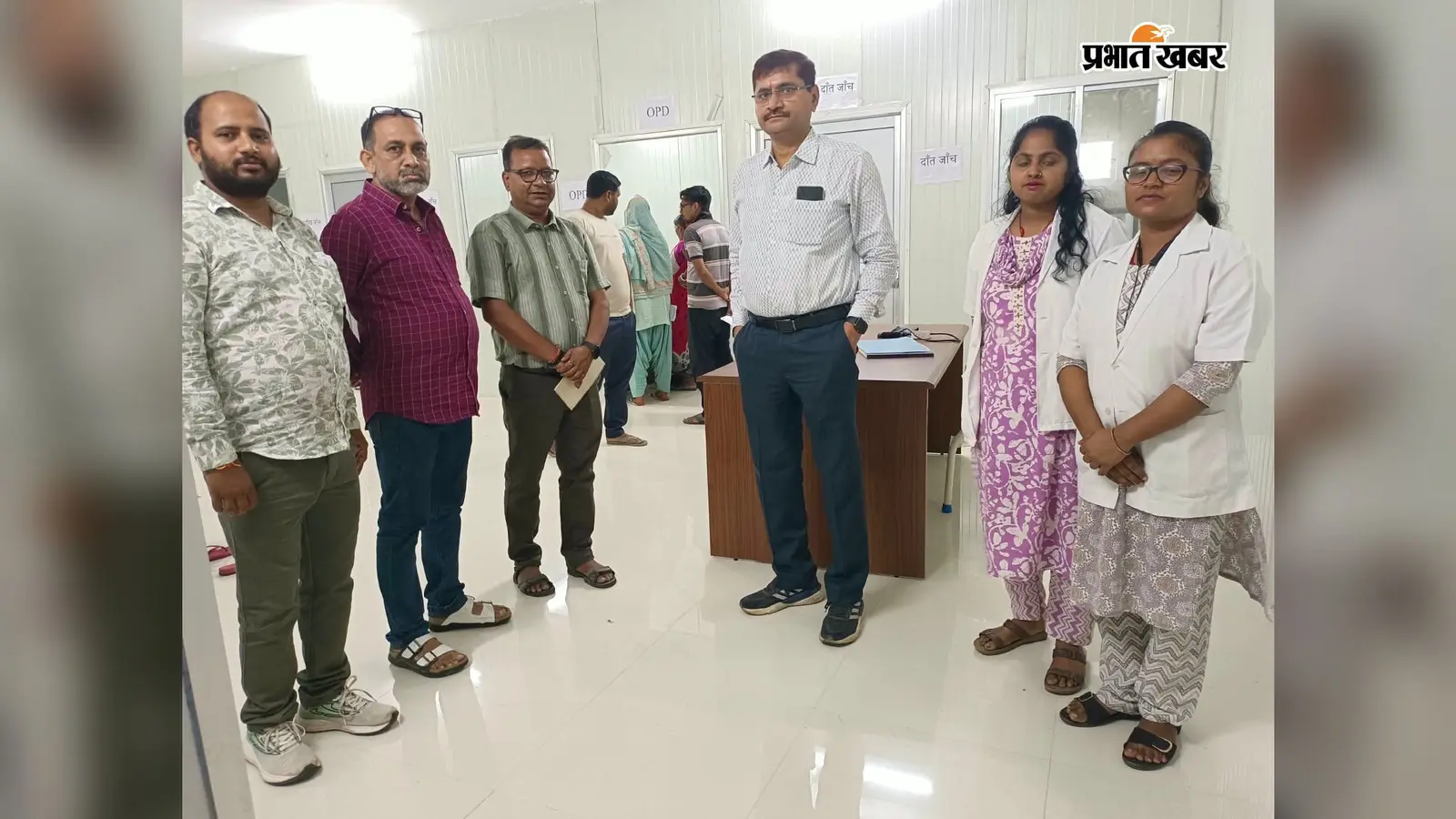 Koderma News: मरकच्चो CHC में कुष्ठ मरीजों के लिए सेल्फ केयर कैंप, जांच के बाद दवा-MCR चप्पल-जूते और किट बांटी गयी