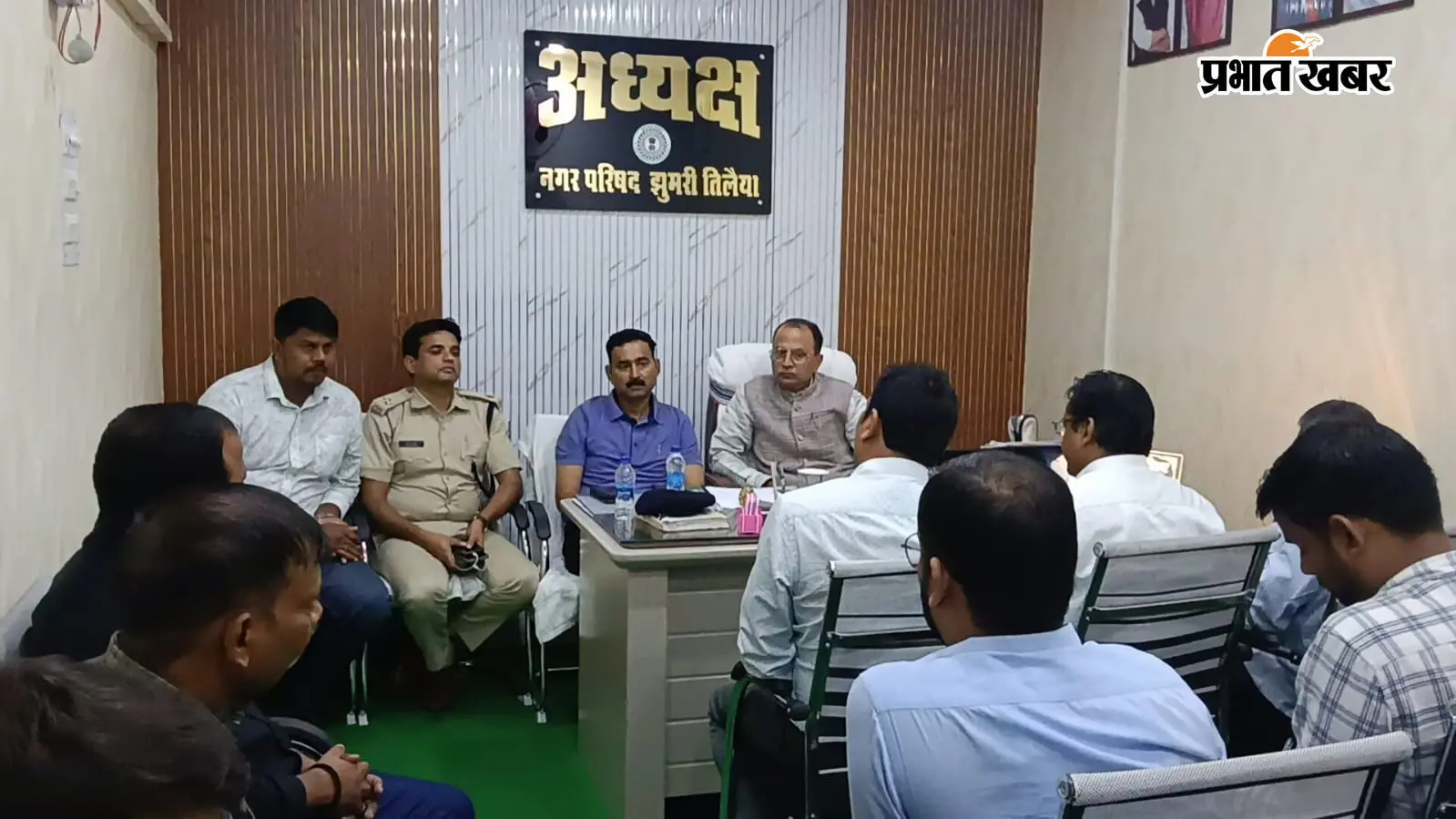 Koderma News: झुमरीतिलैया में जाम पर बड़ा एक्शन, टोटो के रूट-ड्रेस कोड होंगे सख्त; अतिक्रमण और अवैध पार्किंग पर गुरुवार से अभियान