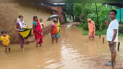 बेंगाबाद में मूसलाधार बारिश से जनजीवन अस्त-व्यस्त, कच्चा मकान गिरा; सड़कें जलमग्न