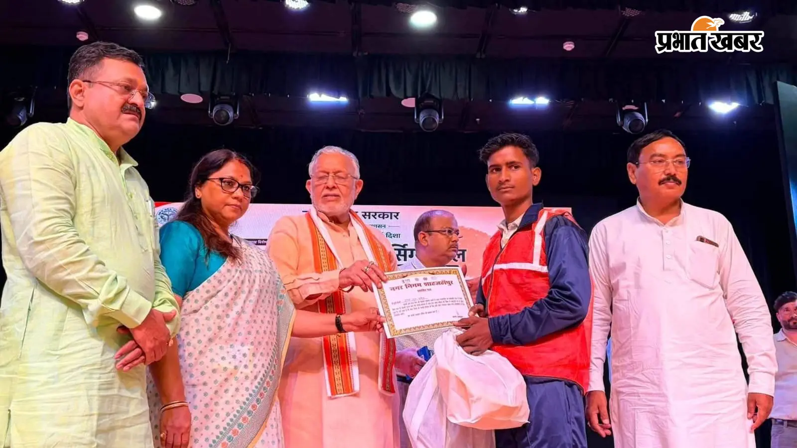 शाहजहांपुर पहुंचे वित्तमंत्री सुरेश खन्ना का अखिलेश पर तंज, बोले- अब सत्ता नहीं आने वाली, इसलिए सिर्फ गीत ही गाएंगे