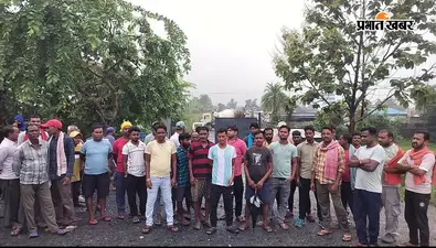 वेतन कटौती और अनियमित भुगतान को लेकर वाहन चालकों का हंगामा, वार्ता के बाद काम पर लौटे