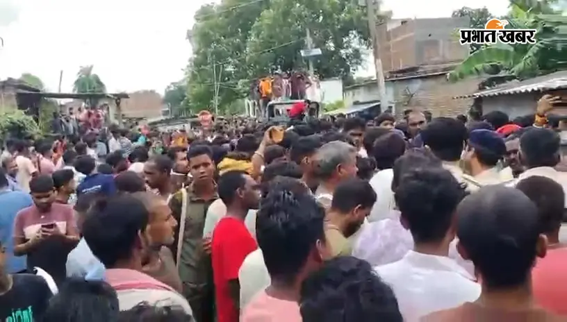 हाजीपुर में तेज रफ्तार ट्रैक्टर की चपेट में आभूषण दुकानदार की मौत, चालक हिरासत में