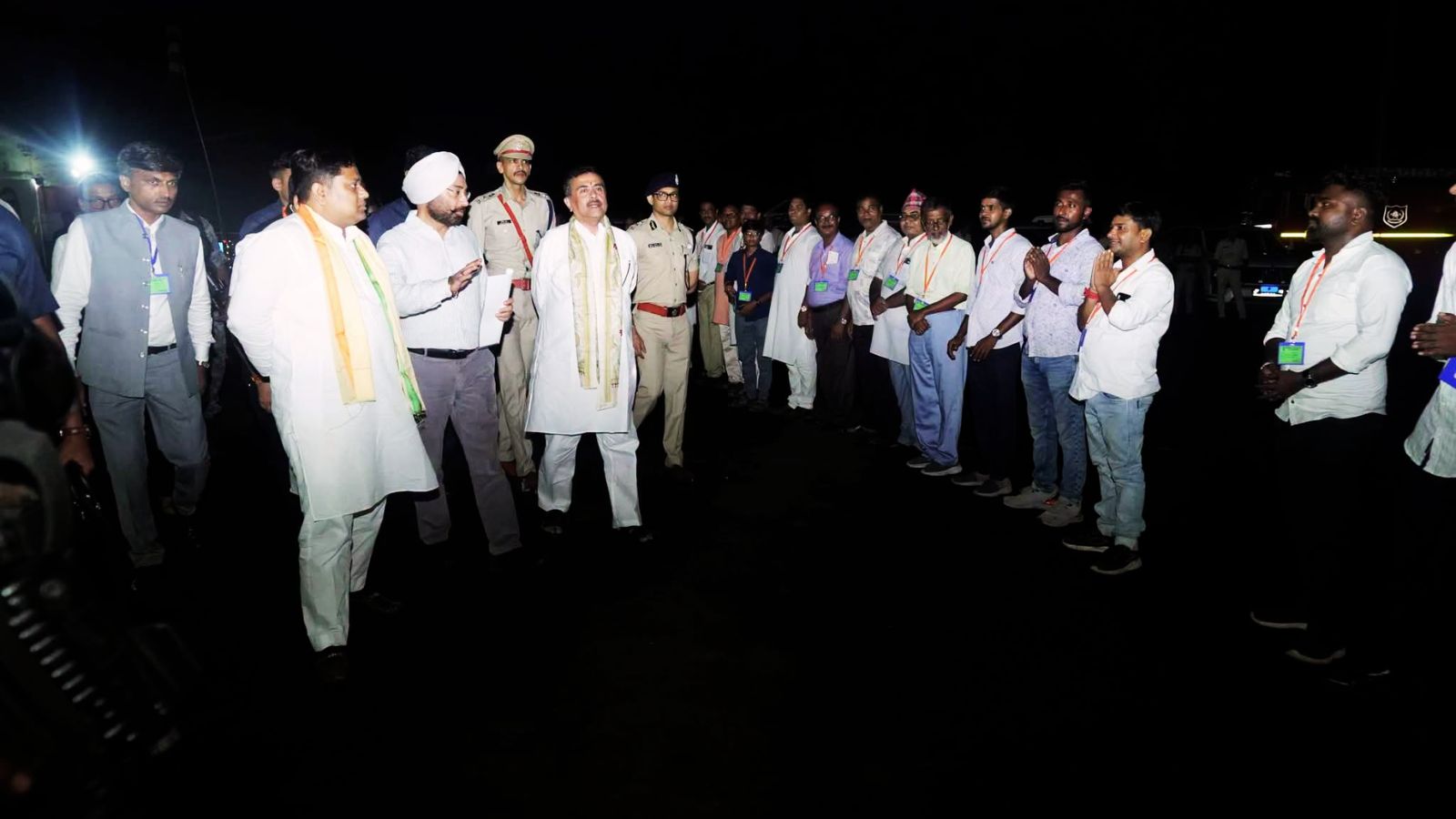 एयरपोर्ट पर सीएम शुभेंदु