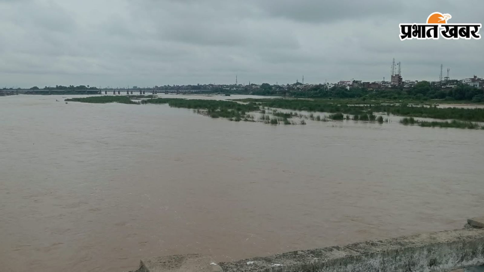 फल्गु नदी में बढ़ा जलस्तर