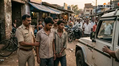 बैंक अधिकारी बनकर साइबर ठगी का आरोप, निरसा से दो युवक गिरफ्तार