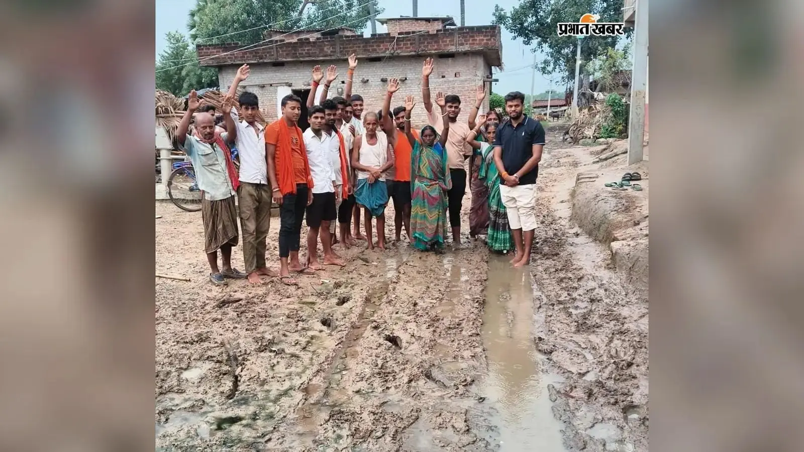 गया के छेछु बिगहा गांव में पक्की सड़क नहीं, बारिश में कीचड़ से बढ़ी ग्रामीणों की परेशानी