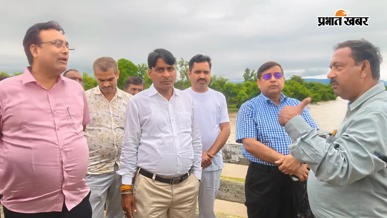 गढ़वा में भारी बारिश से फसलों को नुकसान, डीसी ने लिया जायजा, पारदर्शी आकलन का दिया निर्देश