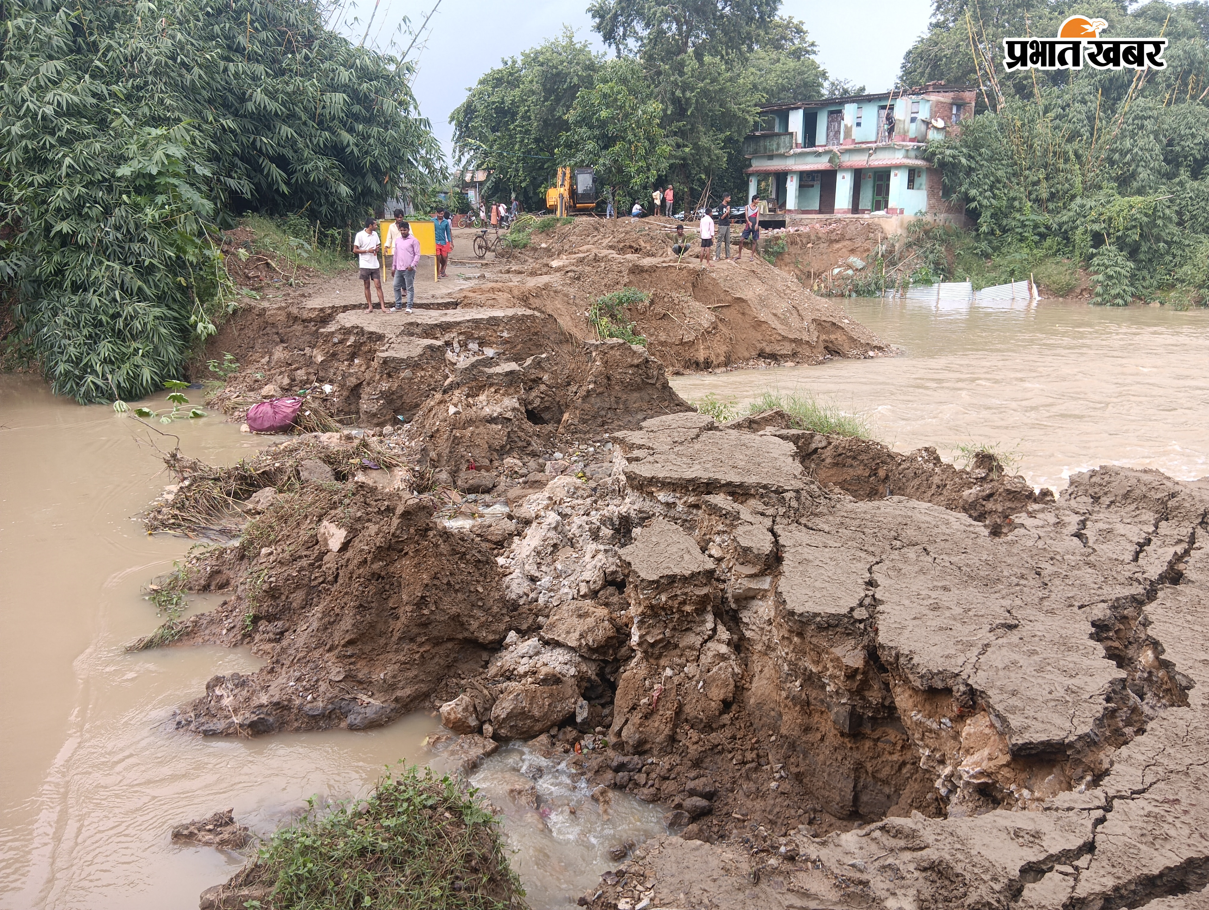 महानय नदी में बना पुल का डायवर्सन ध्वस्त | Prabhat Khabar Network