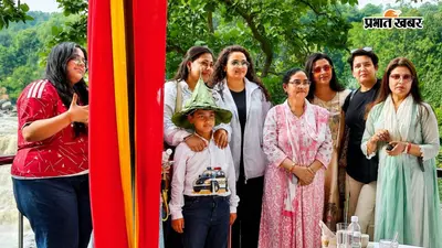 बारिश के बीच दशमफॉल घूमने पहुंचीं कल्पना सोरेन, परिवार के साथ लिया देसी जलपान का स्वाद