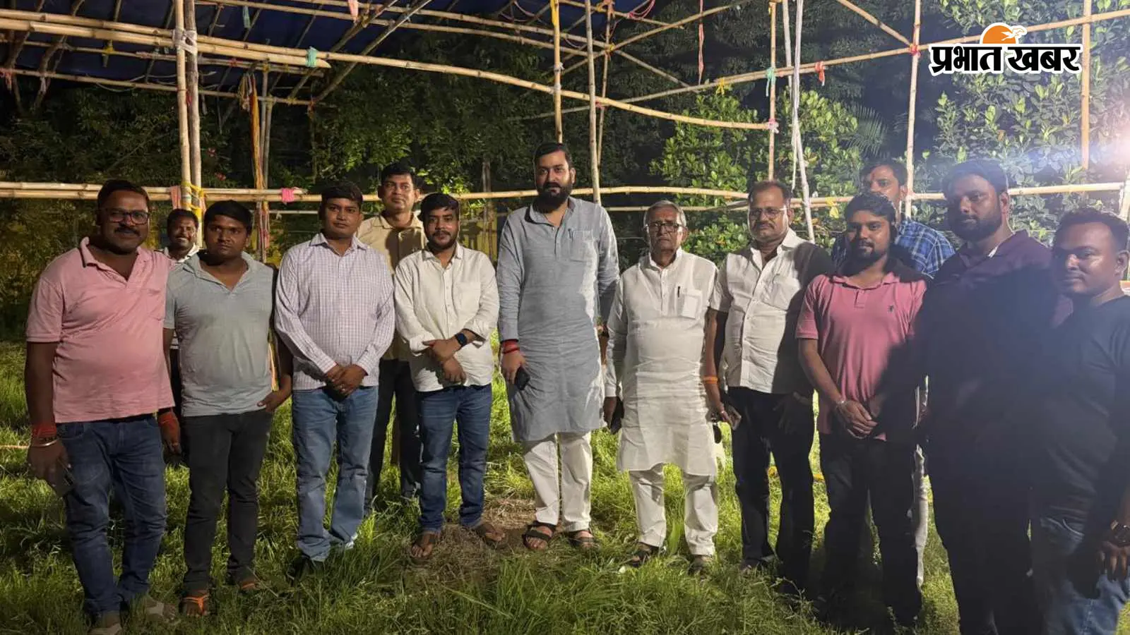 कार्यक्रम स्थल के तैयारियों का जायजा लेते जदयू जिलाध्यक्ष अनुपम कुमार व अन्य