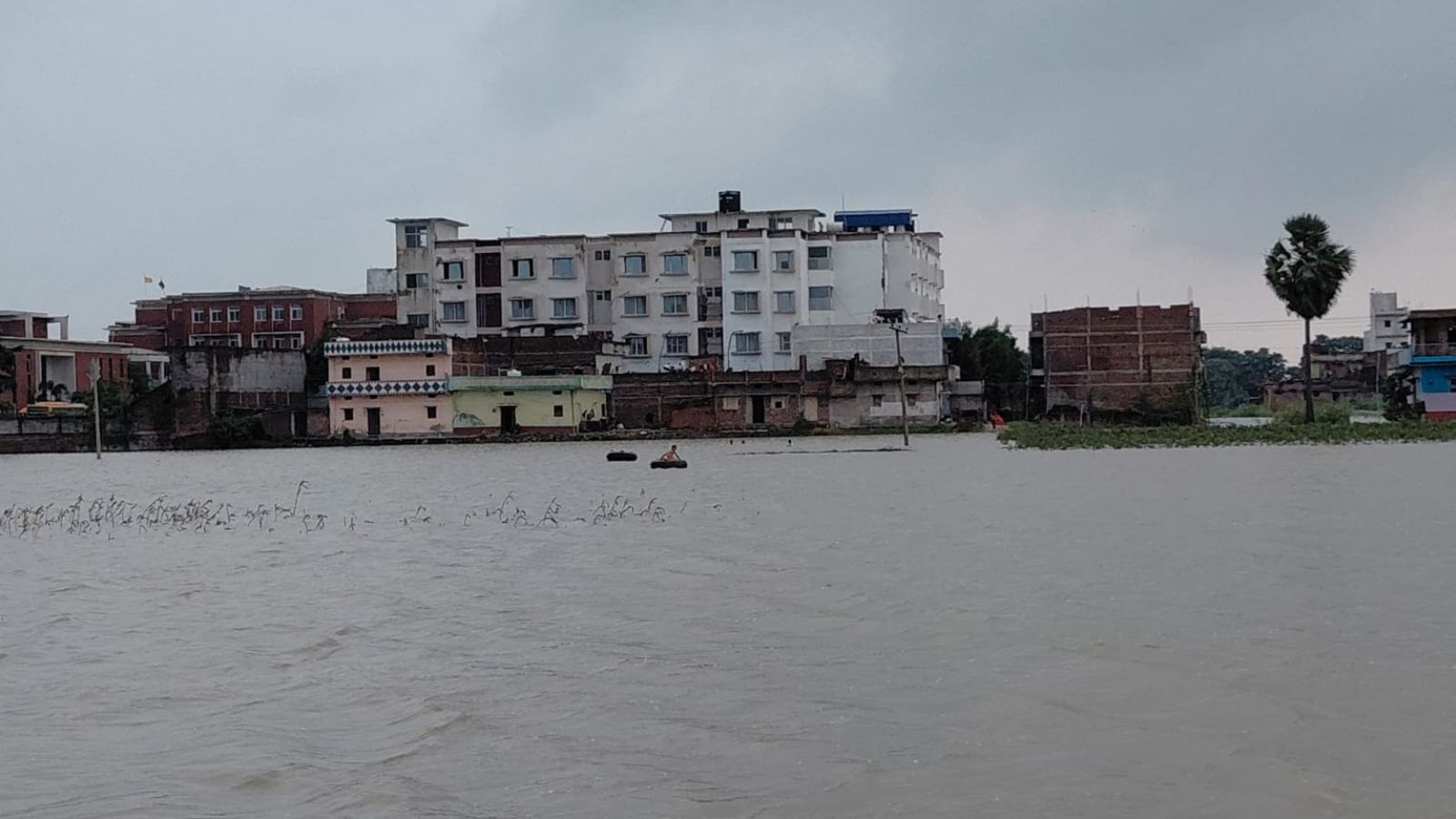 जलमग्न हुआ इलाका
