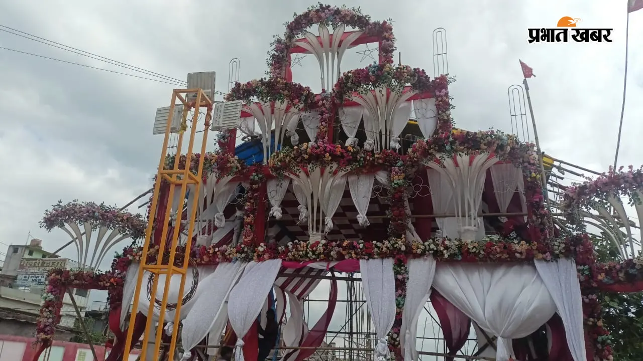 पुपरी में श्रीकृष्ण जन्माष्टमी को लेकर उत्साह: सज गए मंदिर और बाजार, शुक्रवार और शनिवार को मनेगा जन्मोत्सव