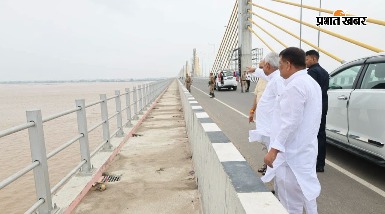 नदी का जलस्तर का जायजा लेते पूर्व मुख्यमंत्री नीतीश कुमार | Prabhat Khabar Network