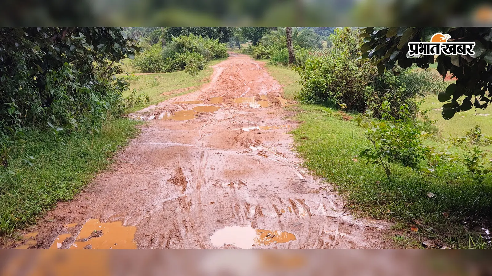 काठीकुंड में दो गांवों को जोड़ने वाली सड़कें आज भी कच्ची, आवागमन में ग्रामीणों को परेशानी