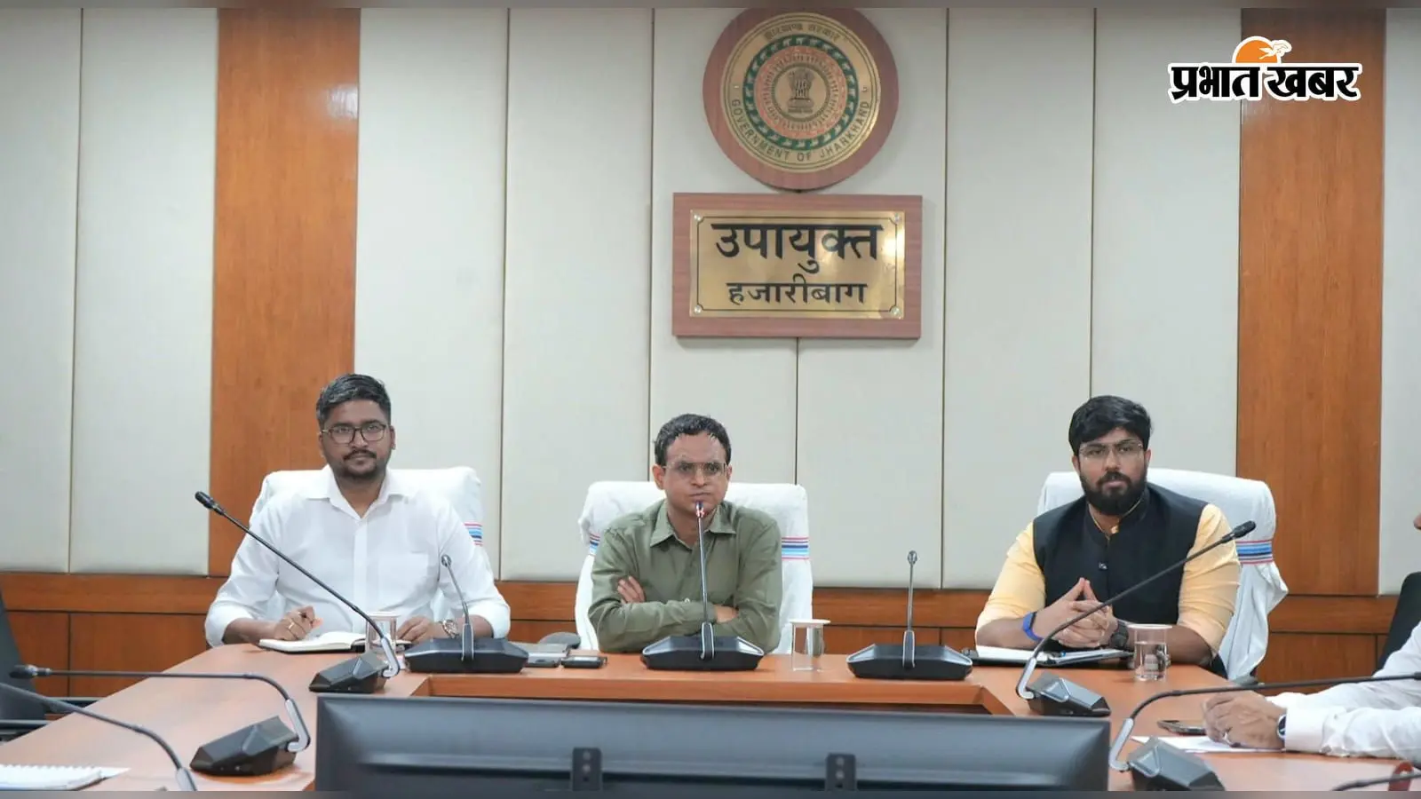 बरही-चौपारण NH पर जाम ने बढ़ायी लोगों की परेशानी, 24 घंटे में सड़क सुधारने का अल्टीमेटम