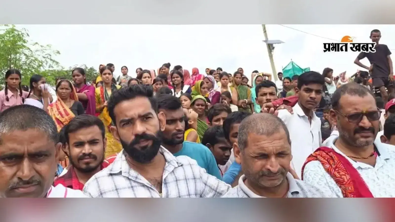 बेगूसराय में गंगा जी में स्नान के दौरान डूबा 10 वर्षीय बालक, तलाश में जुटे गोताखोर