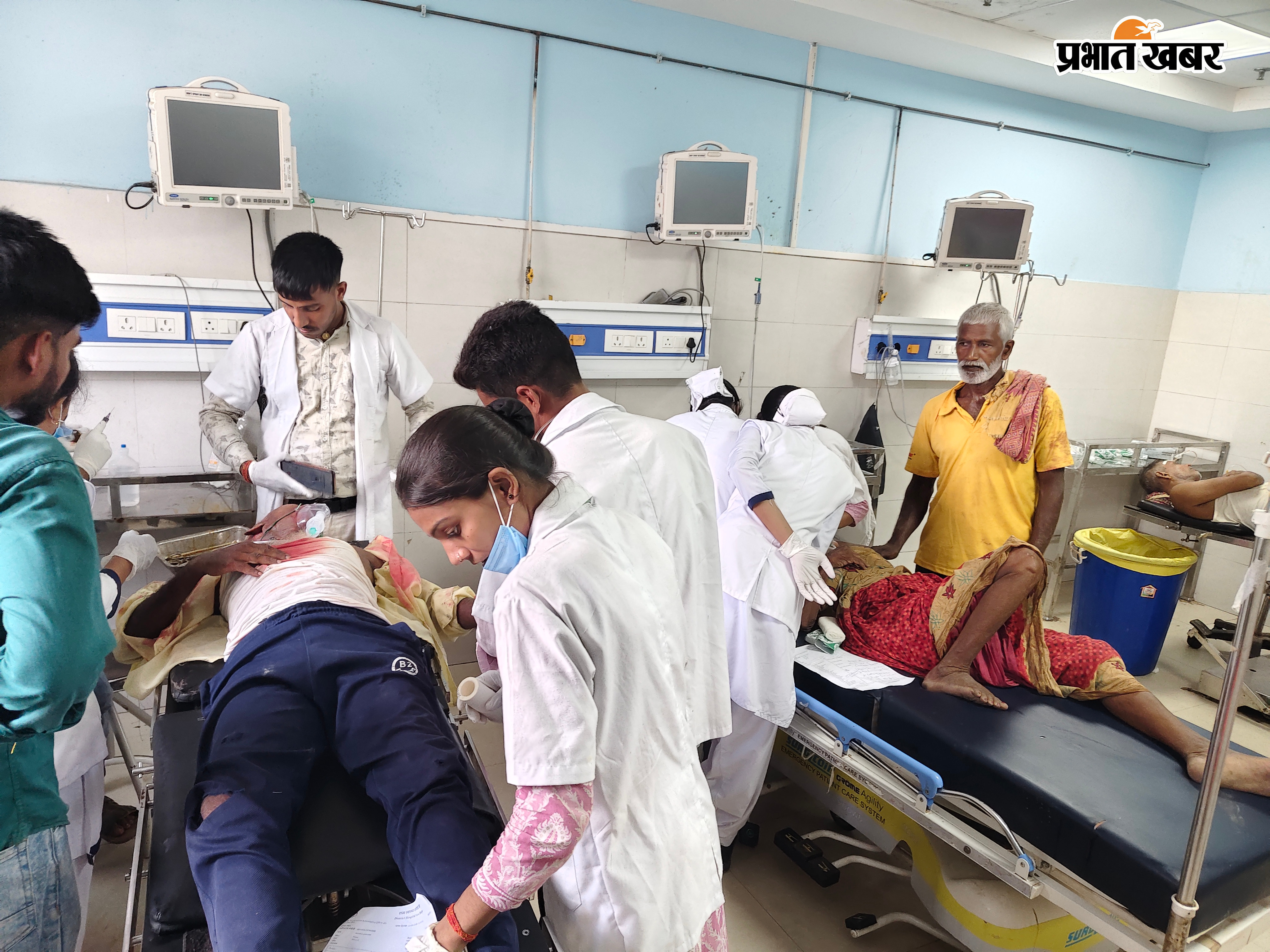 सड़क हादसे में जख्मियों का फोटो | Prabhat Khabar Network