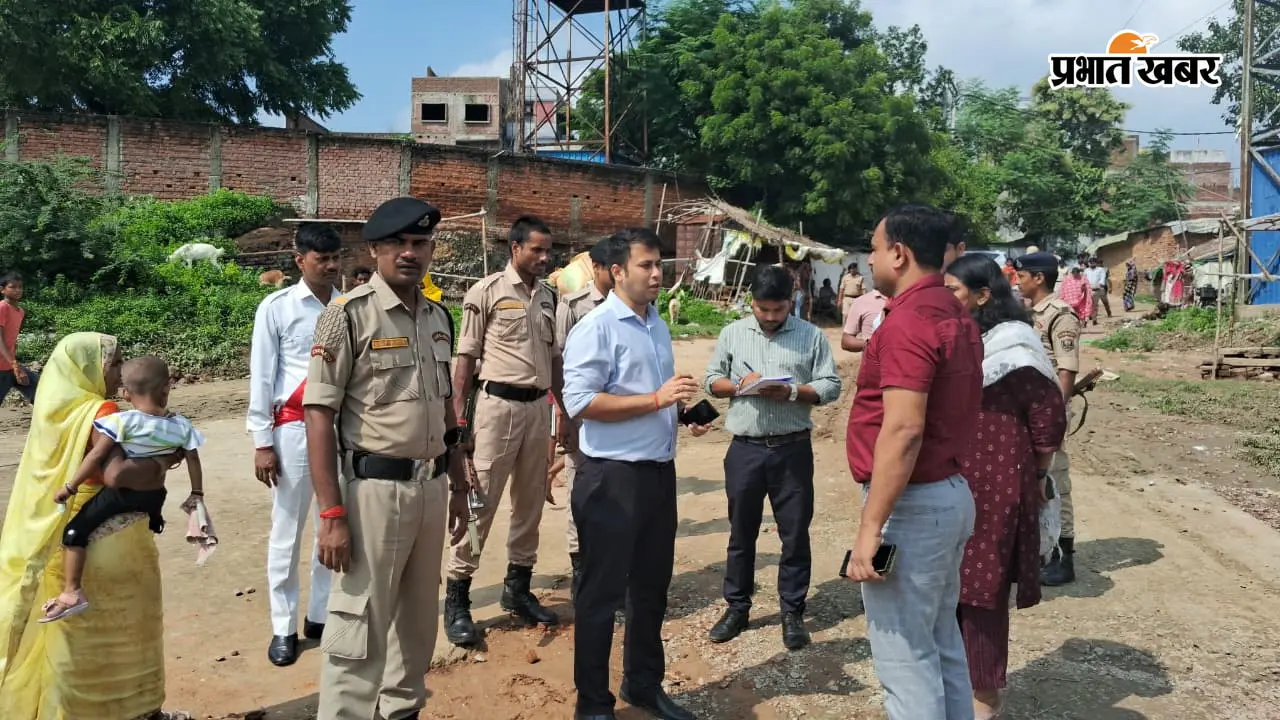 कैमूर में बाढ़ की आशंका के बीच DM ने किया संवेदनशील स्थलों का निरीक्षण, अधिकारियों को सतर्क रहने का निर्देश