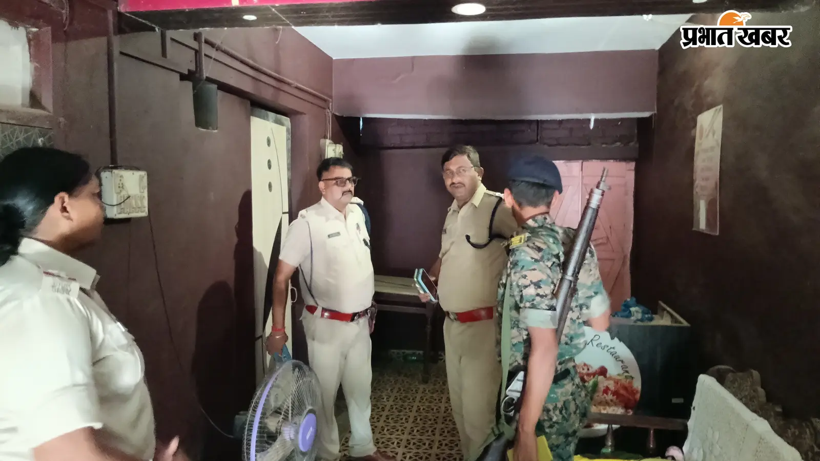 डुमरांव दुष्कर्म मामला : जिस होटल में गए शिक्षक, उसकी पहचान में जुटी बक्सर पुलिस, छह से अधिक जगह छापेमारी