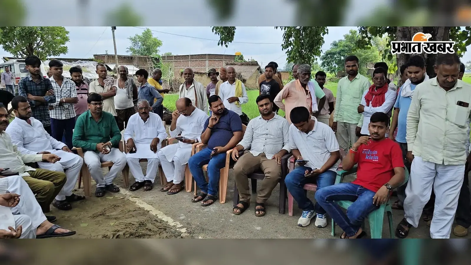 नाबालिग से कथित सामूहिक दुष्कर्म के बाद पीड़ित परिवार से मिले राजद नेता