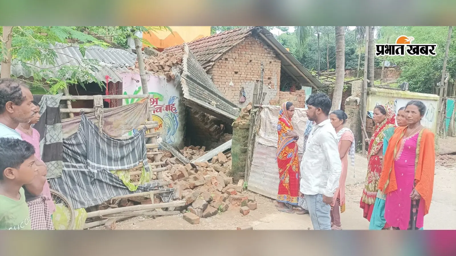 बारिश से गीली हुई दीवार ढही, मलबे में दबने से हुई बच्ची की मौत