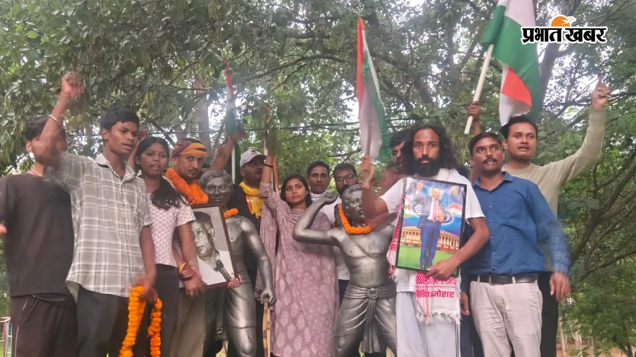 देवेंद्रनाथ महतो की भर्ती सुधार यात्रा पहुंची कोल्हान, छात्रों से संवाद कर पारदर्शी नियुक्ति की उठी मांग