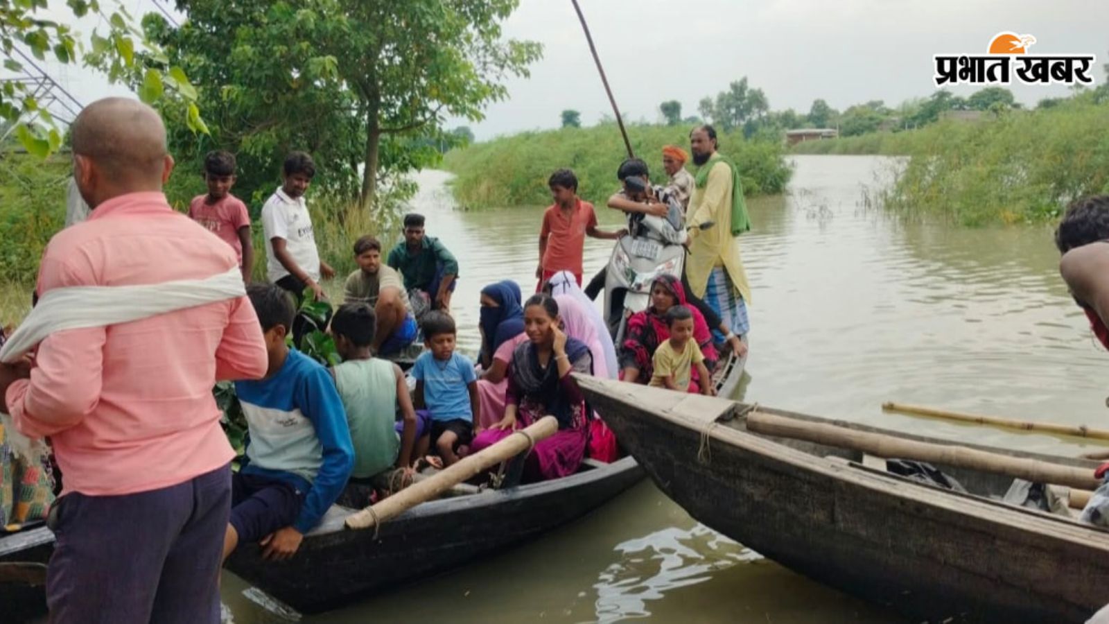 नाव ही बनी एकमात्र सहारा