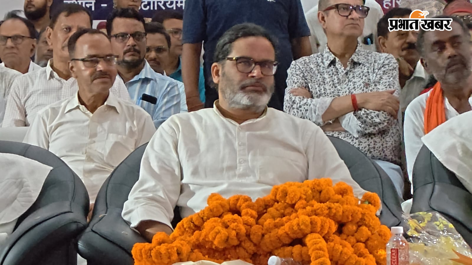 शिक्षण संवाद कार्यक्रम के दौरान जन स्वराज के सूत्रधार सह विधायक प्रशांत किशोर | Prabhat Khabar Network