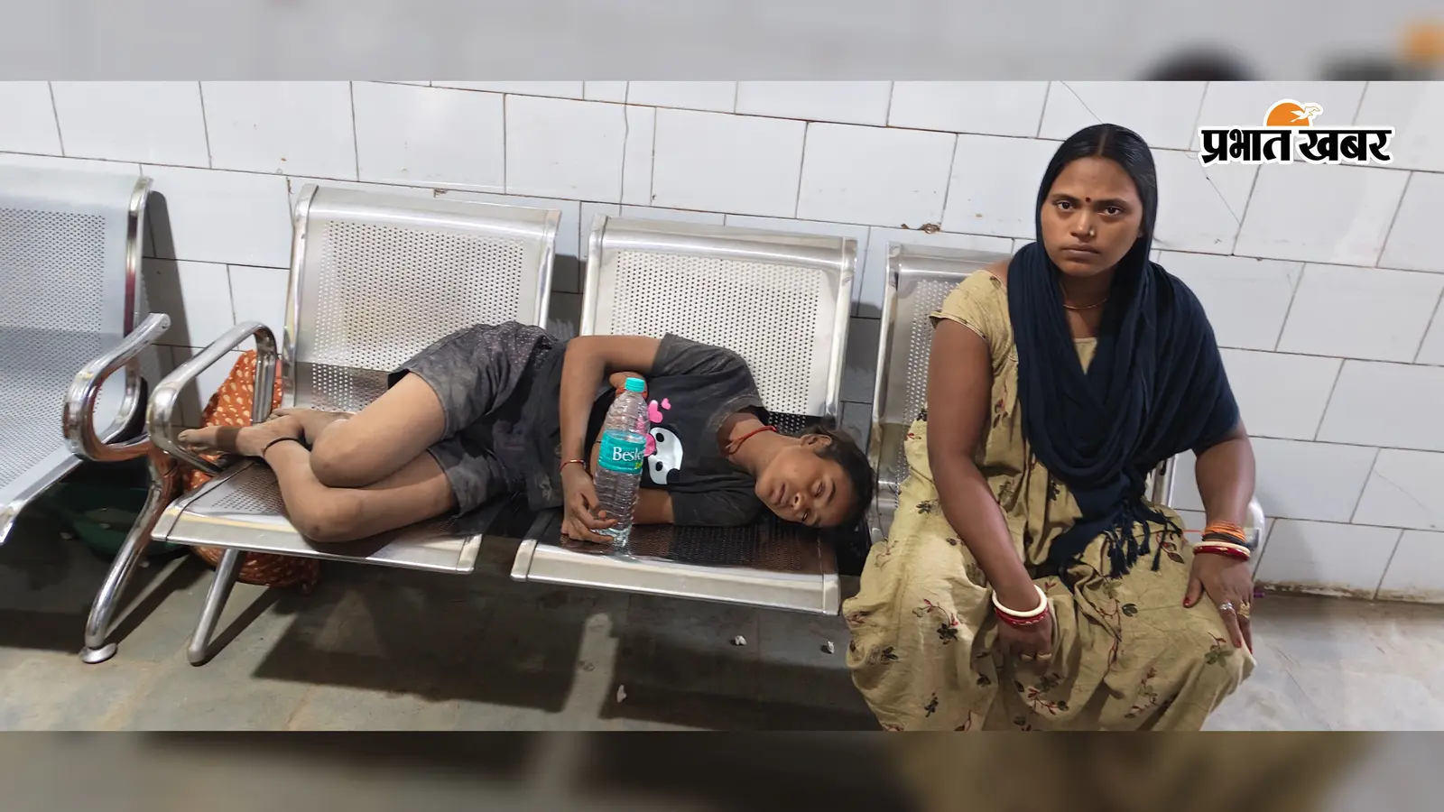 औरंगाबाद के सिंहुड़ी गांव में आधी रात ढहा पुराना मिट्टी का मकान, मलबे में दबे पांच लोग, एक बच्ची की मौत
