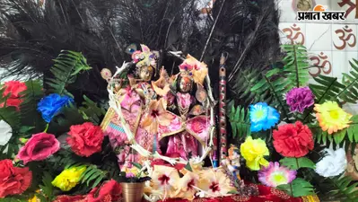 मोर मुकुट-बांसुरी से सजे कान्हा, सारठ में राधा-कृष्ण की झांकी ने मोहा मन