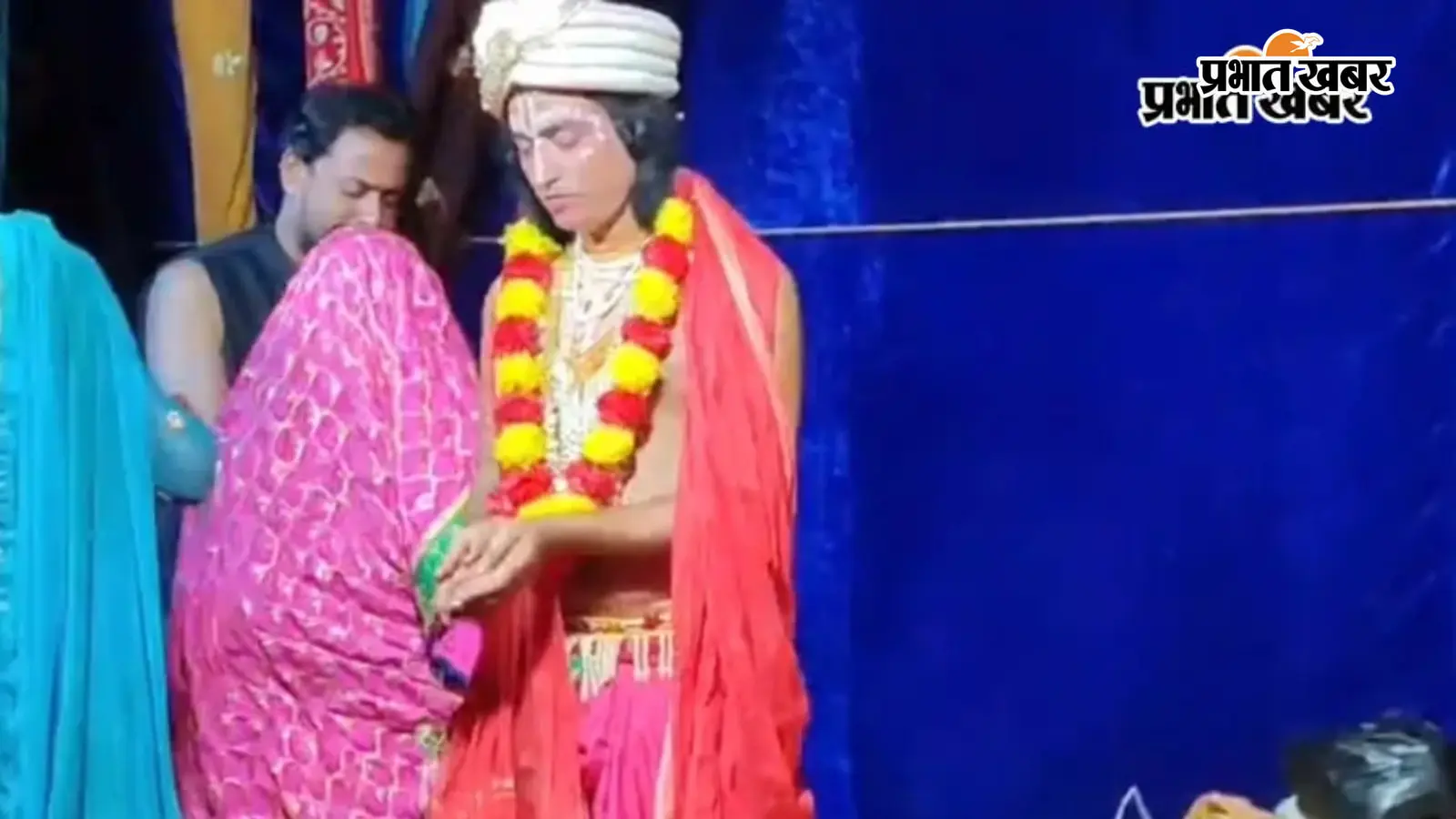धनुष टूटते ही गूंज उठा जय श्रीराम का जयघोष, घोघराहा में रामलीला का भव्य आगाज