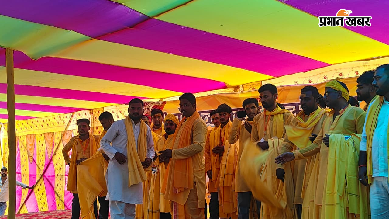शोभायात्रा में श्रद्धालुओं की उमड़ी भीड़ | Prabhat Khabar Network