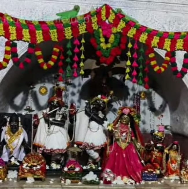 राधा-कृष्ण की प्रतिमा.