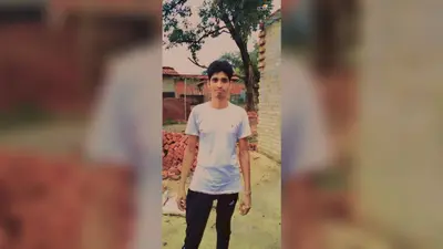 Giridih News: दिल्ली में गांडेय के 38 वर्षीय प्रवासी मजदूर की मौत, शव गांव पहुंचते ही उमड़ी ग्रामीणों की भीड़
