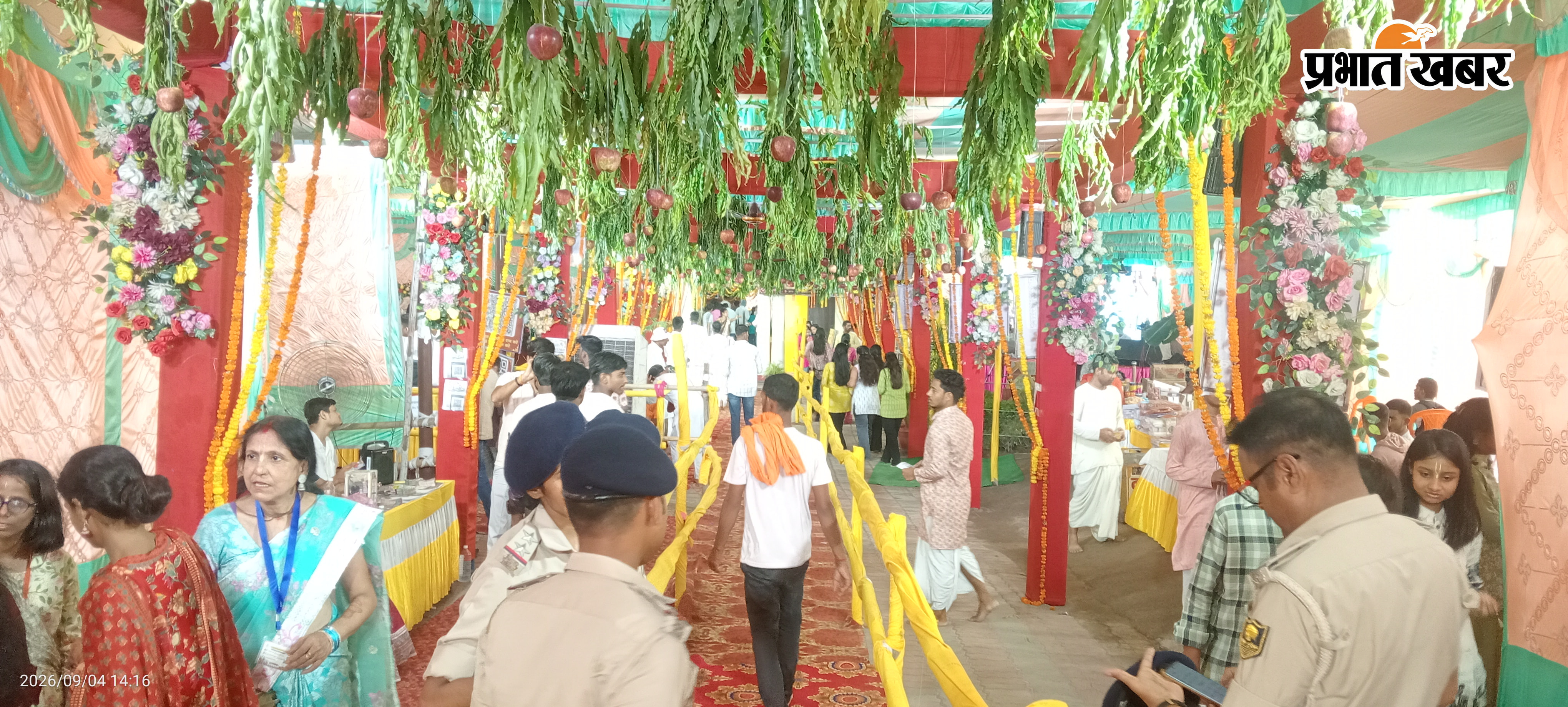 फोटो- गया- भगवान का दर्शन के लिए आते जाते श्रद्धालु फ़ोटो- गया- सजा इस्कॉन मंदिर फ़ोटो- गया- इस्कॉन मंदिर में भगवान की झांकी | Prabhat Khabar Network
