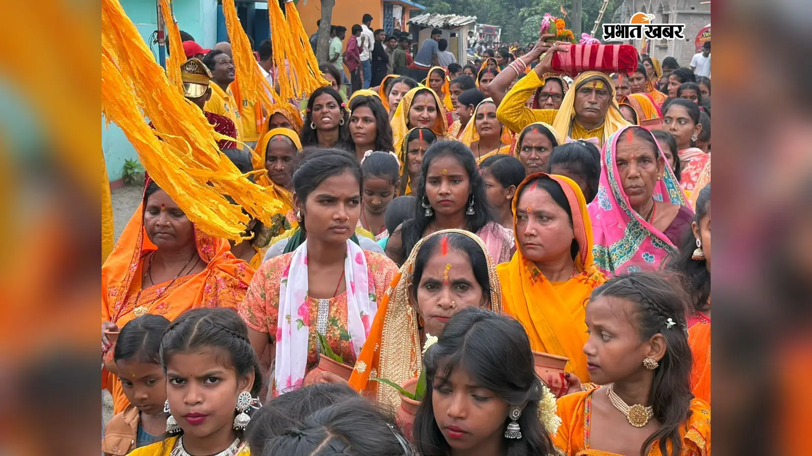 सीवान में 551 कन्याओं ने निकाली भव्य कलश यात्रा, जय श्रीराम-जय श्रीकृष्ण के जयघोष से गूंजा क्षेत्र