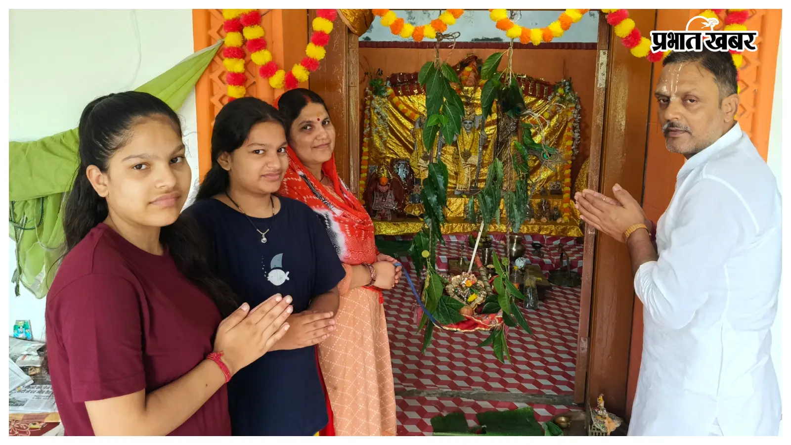 शिवहर: बारिश की फुहारों के बीच आधी रात गूंजे कृष्ण जन्म के जयकारे, मठ-मंदिरों में धूमधाम से मना जन्माष्टमी उत्सव