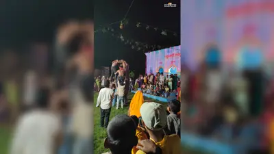 मटका फोड़ते ही गूंज उठा श्रीकृष्ण का जयकारा, माधोपुर में उमड़ा श्रद्धालुओं का जनसैलाब